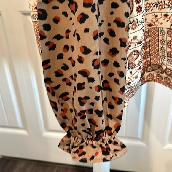 ANDREE BY UNIT Small Mixed Animal/Paisley Print Babydoll Blouse - Picture 6 of 11